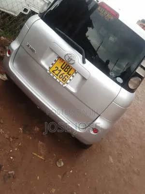 Toyota Sienta 2007 Silver