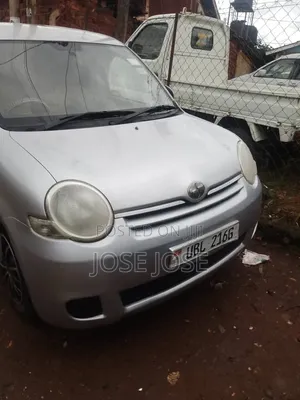 Toyota Sienta 2007 Silver