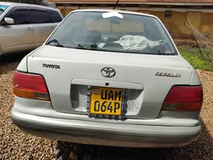 Toyota Corolla 1997 White
