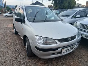 Toyota Corolla Spacio 2000 Silver