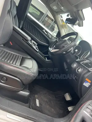 Mercedes-Benz GLE-Class GLE 350d 4MATIC 2017 White