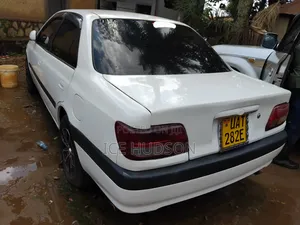 Toyota Carina 2000 White