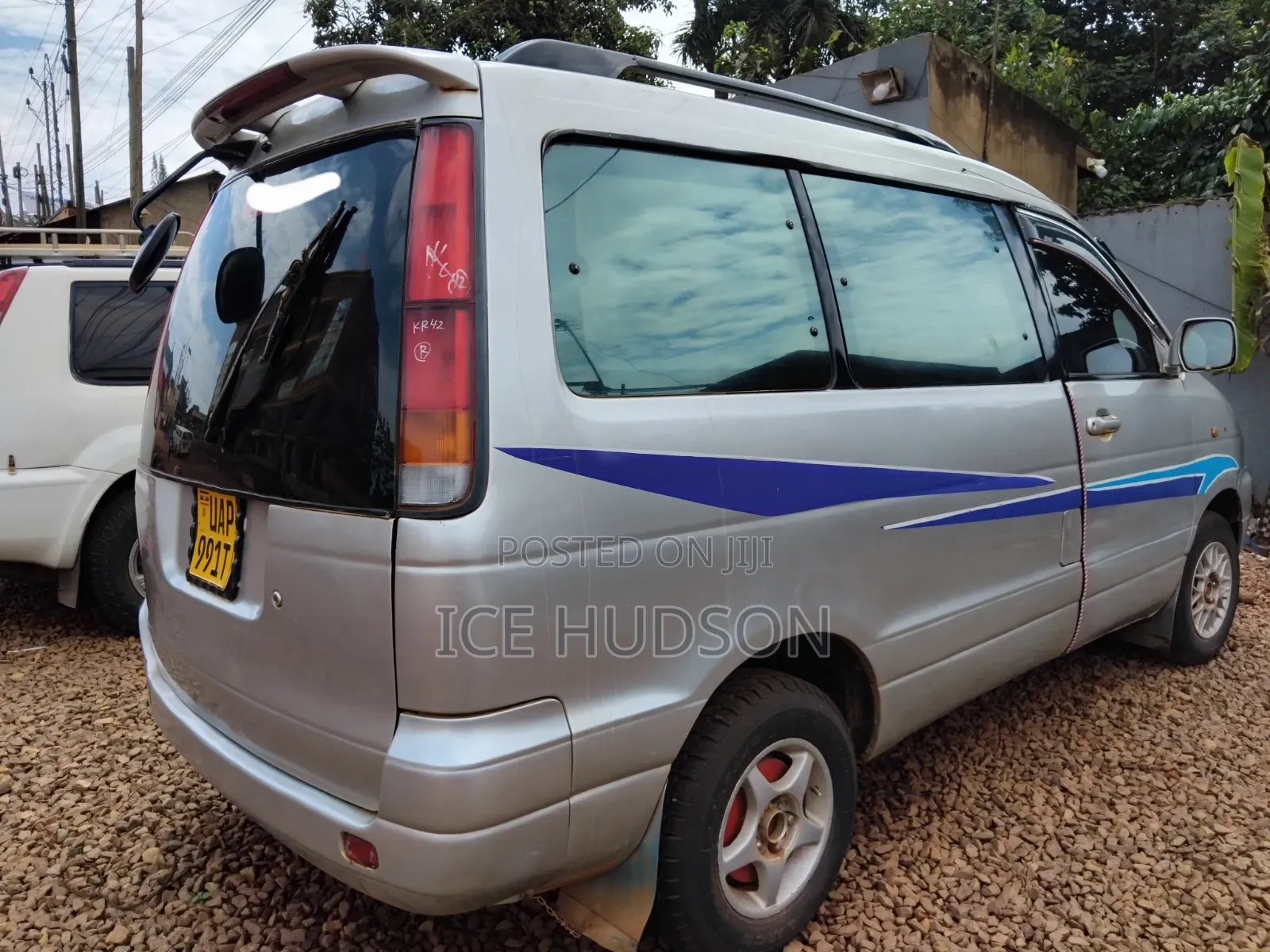 Toyota TownAce Noah 2000 Silver