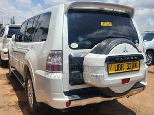Mitsubishi Pajero 2011 White