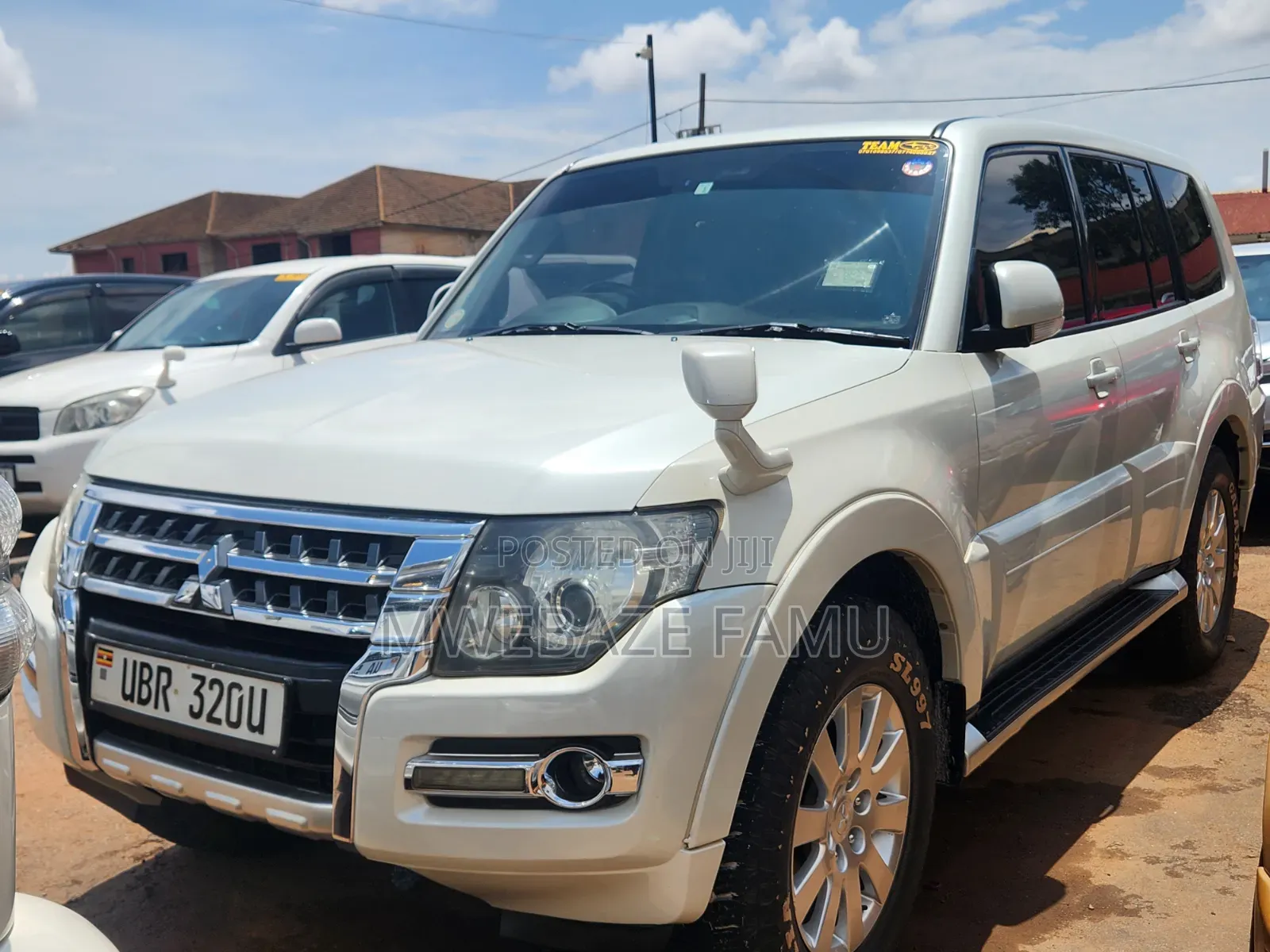 Mitsubishi Pajero 2011 White