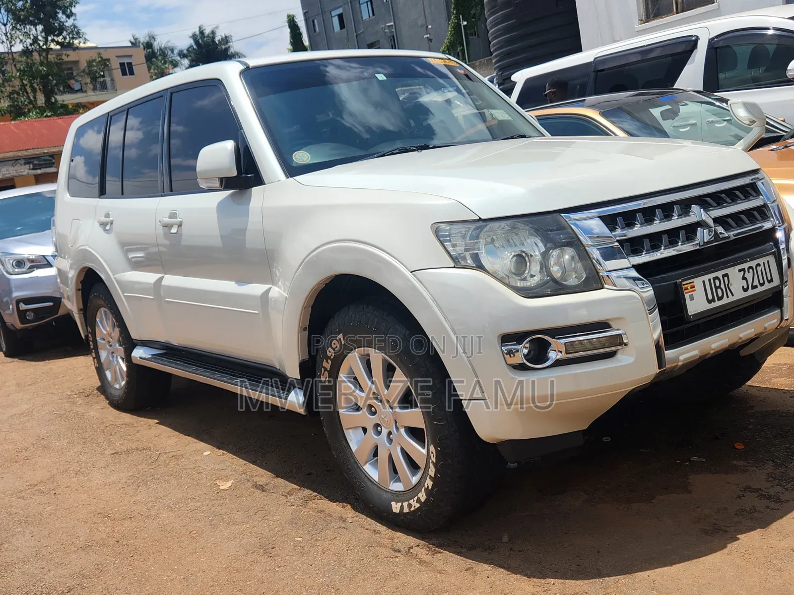 Mitsubishi Pajero 2011 White
