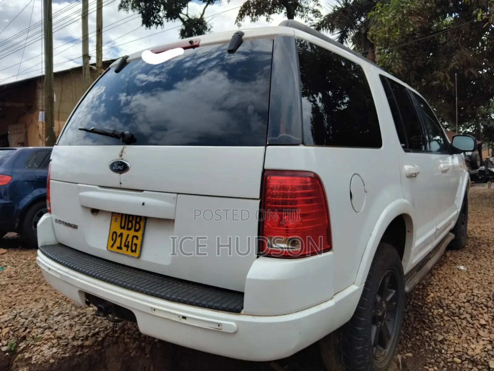 Ford Explorer 2004 White