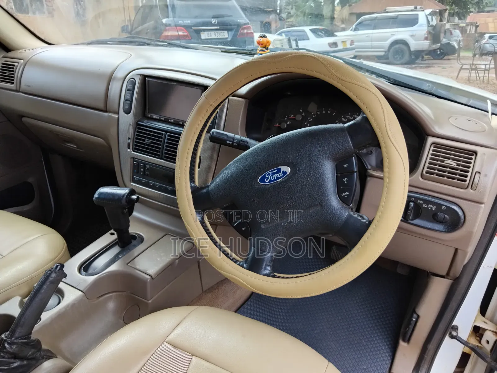 Ford Explorer 2004 White