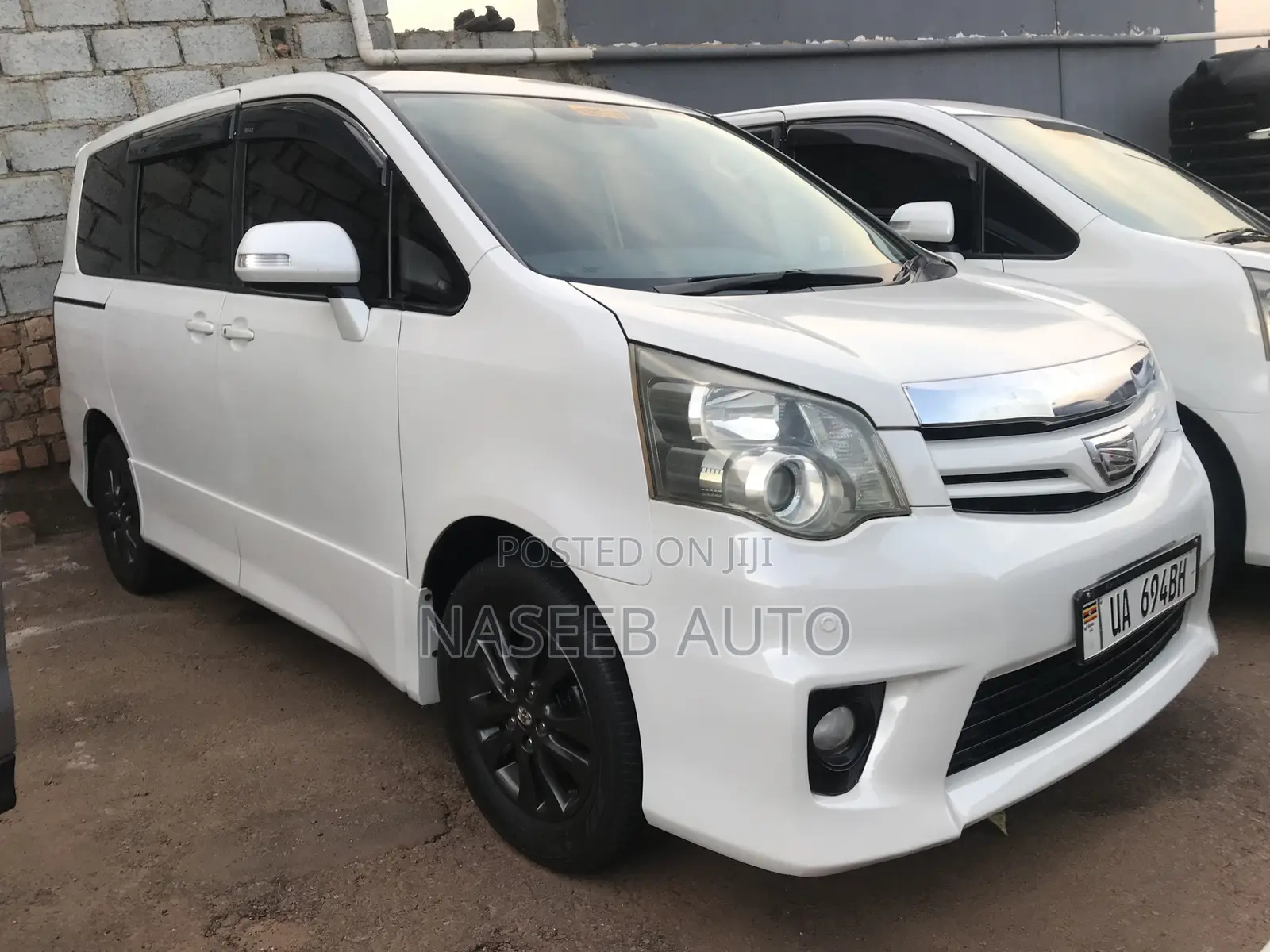 Toyota Noah 2013 White