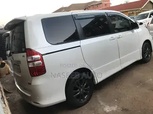 Toyota Noah 2013 White