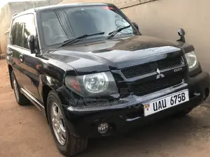 Mitsubishi Pajero IO 2005 Black
