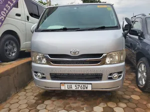 Toyota HiAce 2015 Silver