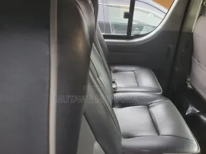 Toyota HiAce 2015 Silver