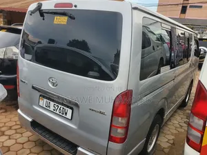 Toyota HiAce 2015 Silver