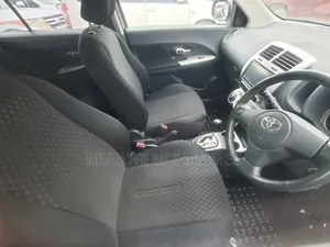 Toyota IST 2010 Silver