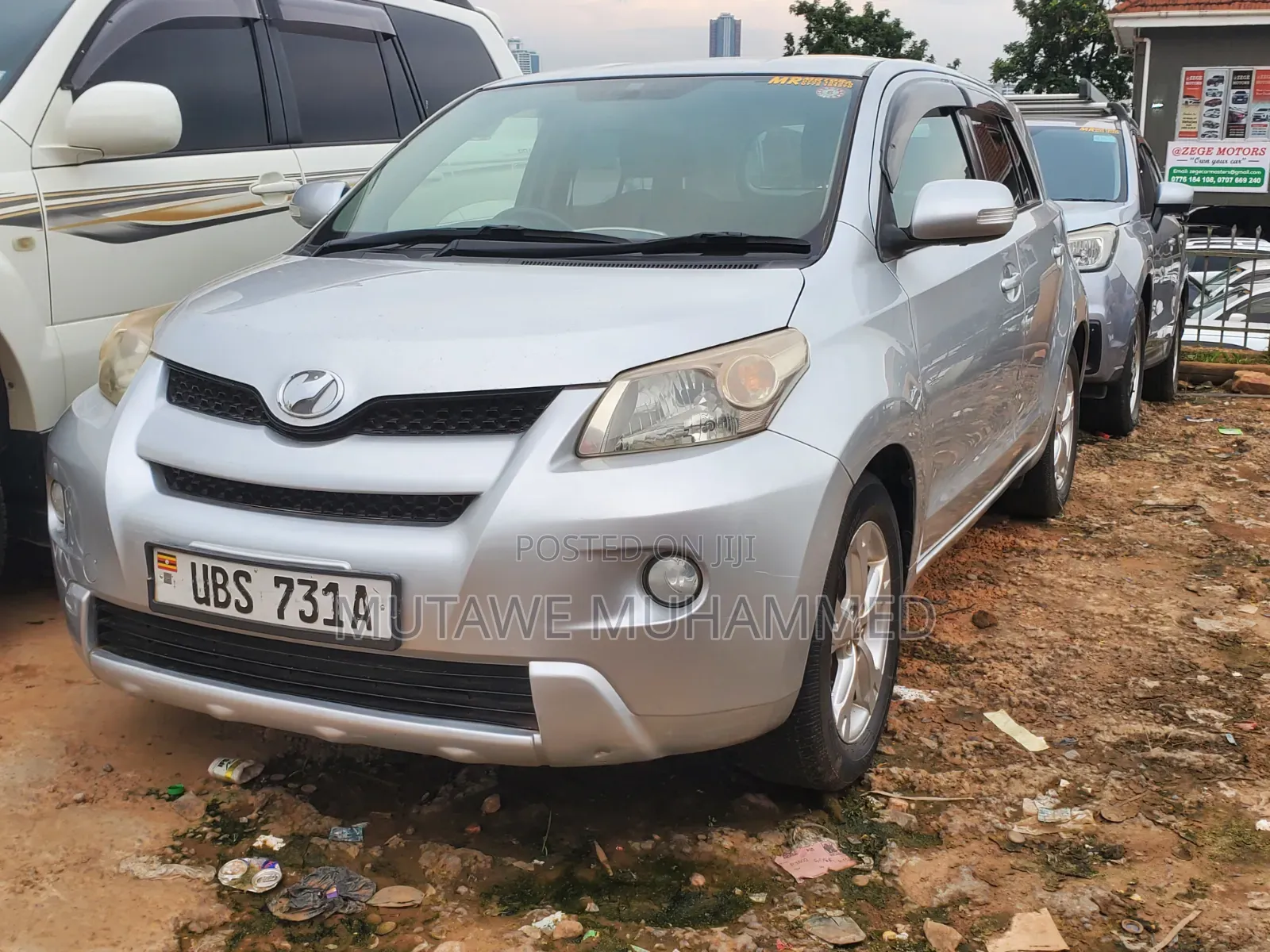 Toyota IST 2010 Silver