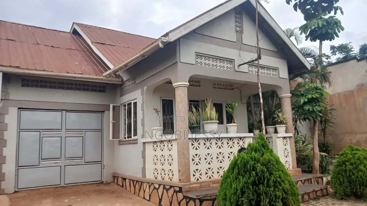 Furnished 3bdrm House in Kira for sale