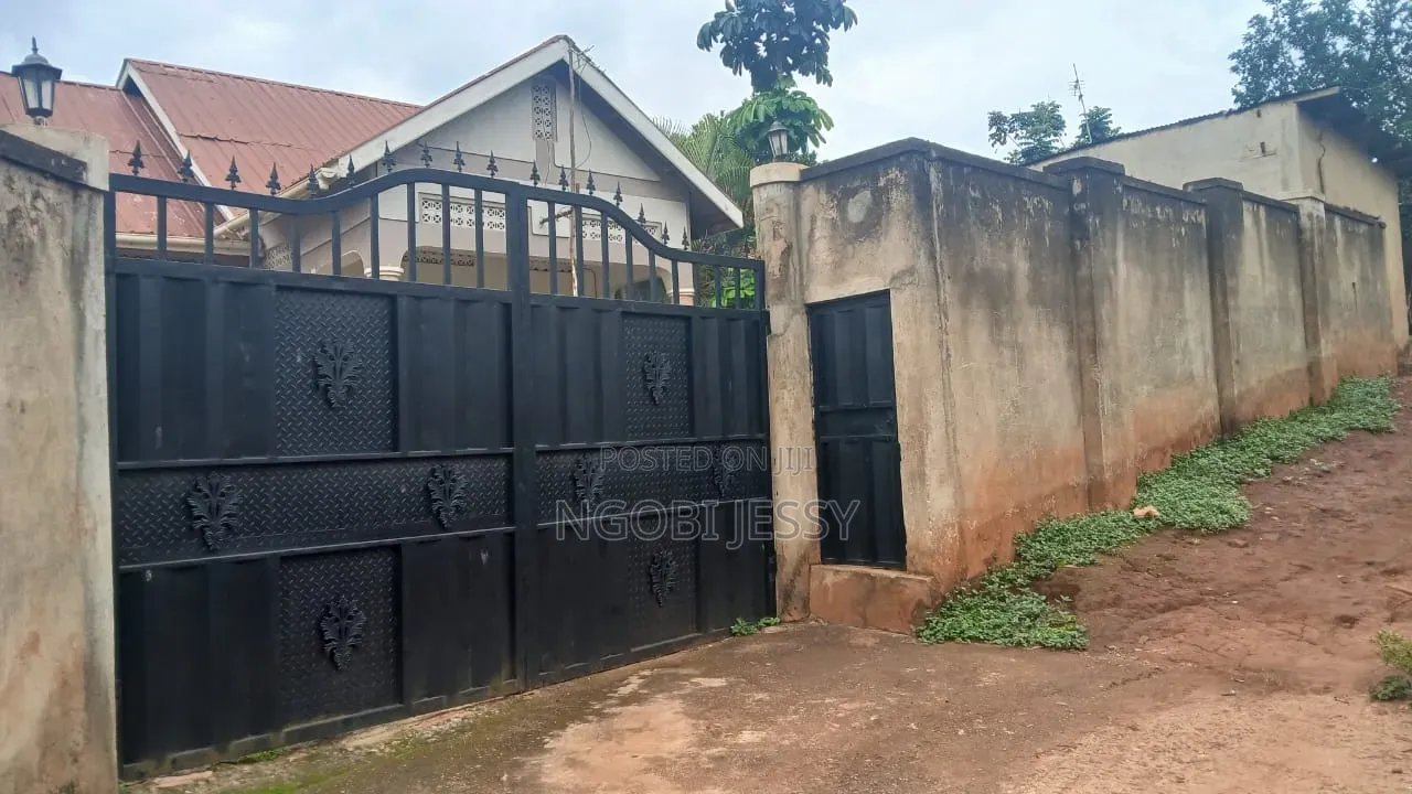 Furnished 3bdrm House in Kira for sale