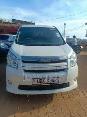 Toyota Noah 2009 White