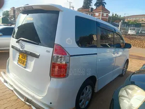 Toyota Noah 2009 White
