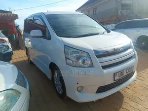 Toyota Noah 2009 White