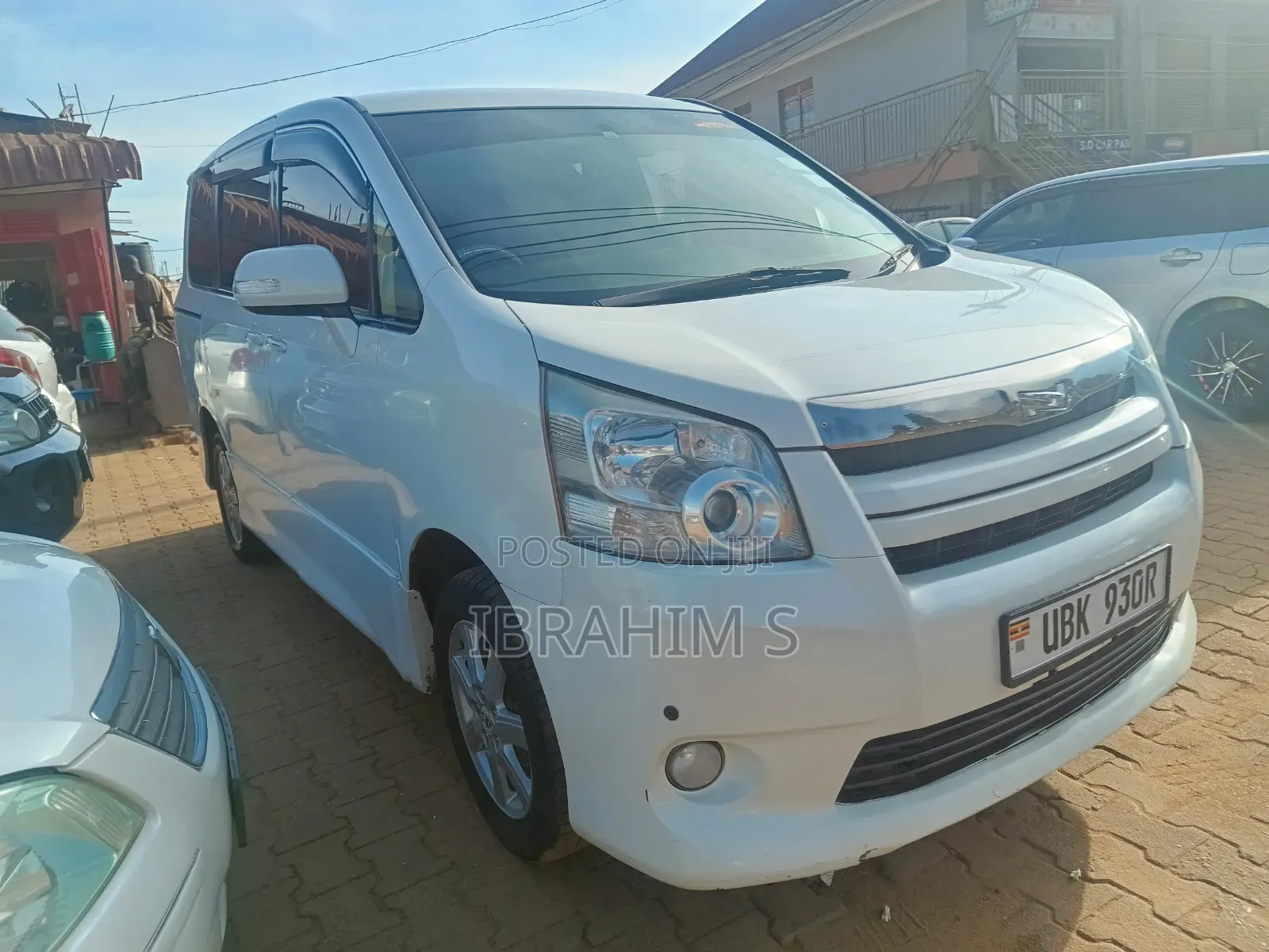 Toyota Noah 2009 White