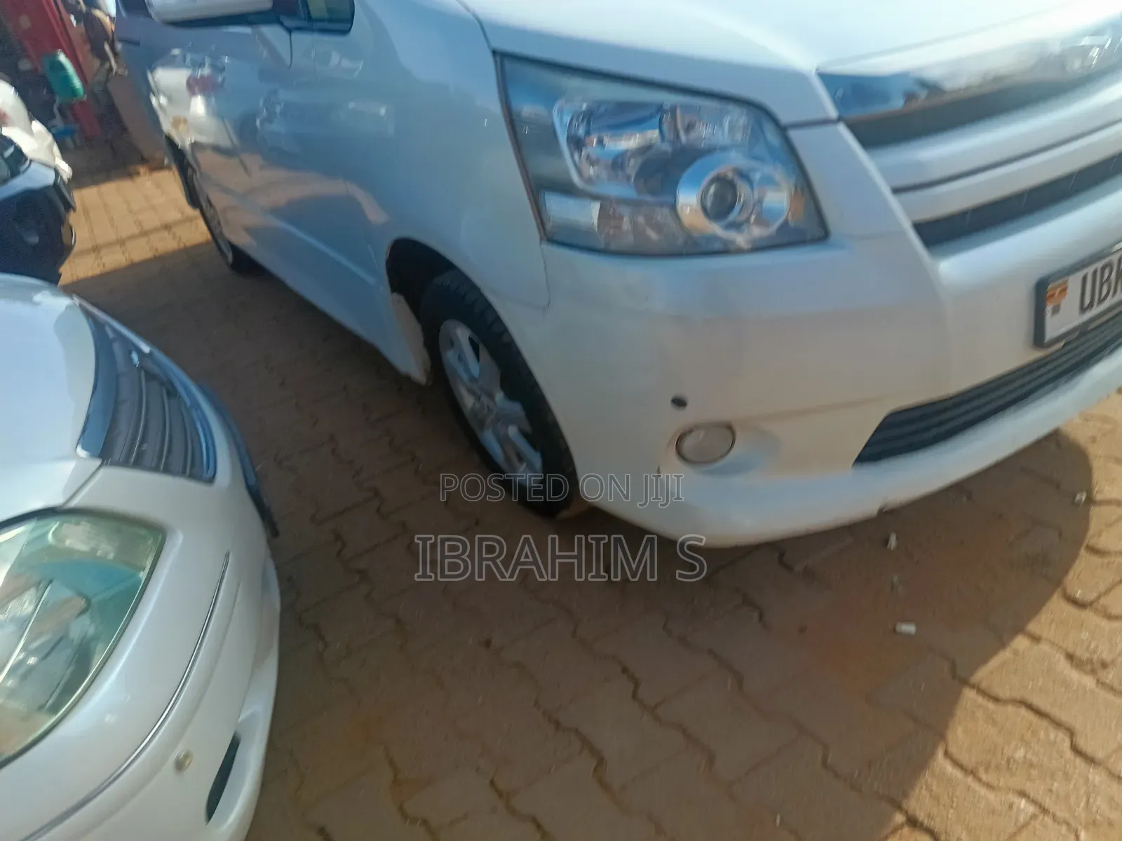 Toyota Noah 2009 White