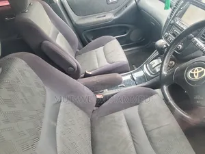 Toyota Kluger 2005 Silver