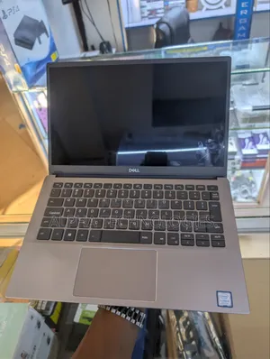 Laptop Dell Latitude 3301 8GB Intel Core i5 SSD 256GB