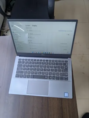 Laptop Dell Latitude 3301 8GB Intel Core i5 SSD 256GB