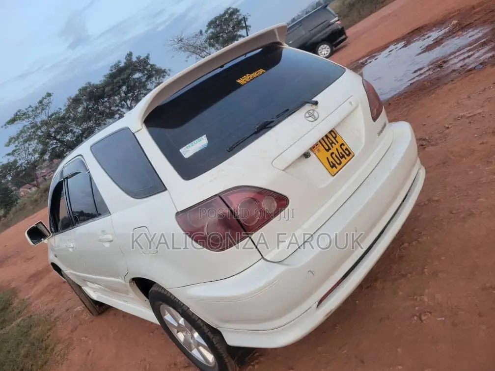 Toyota Harrier 2.2 16V 2002 White