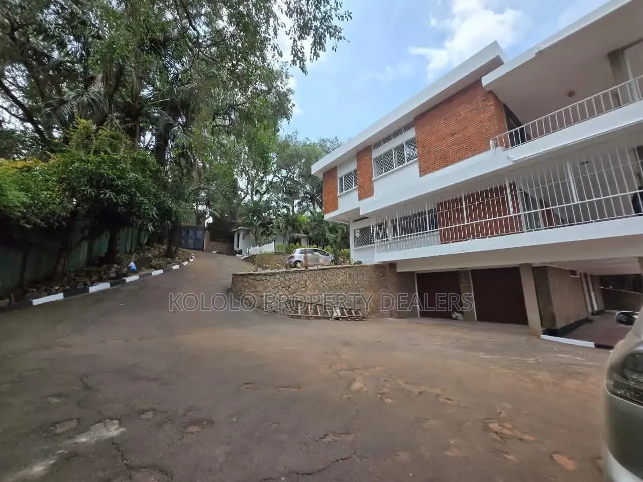 6bdrm Mansion in Kololo, Central Division for rent