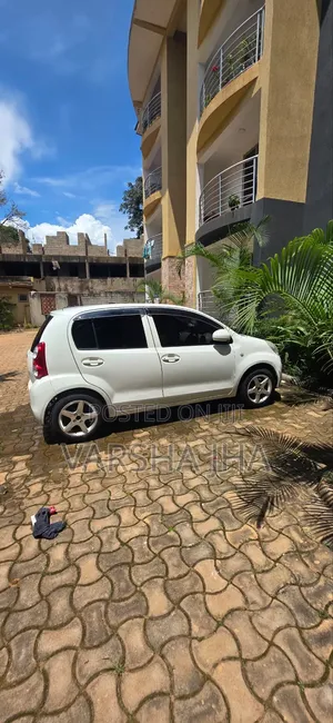 Toyota Passo 2012 White