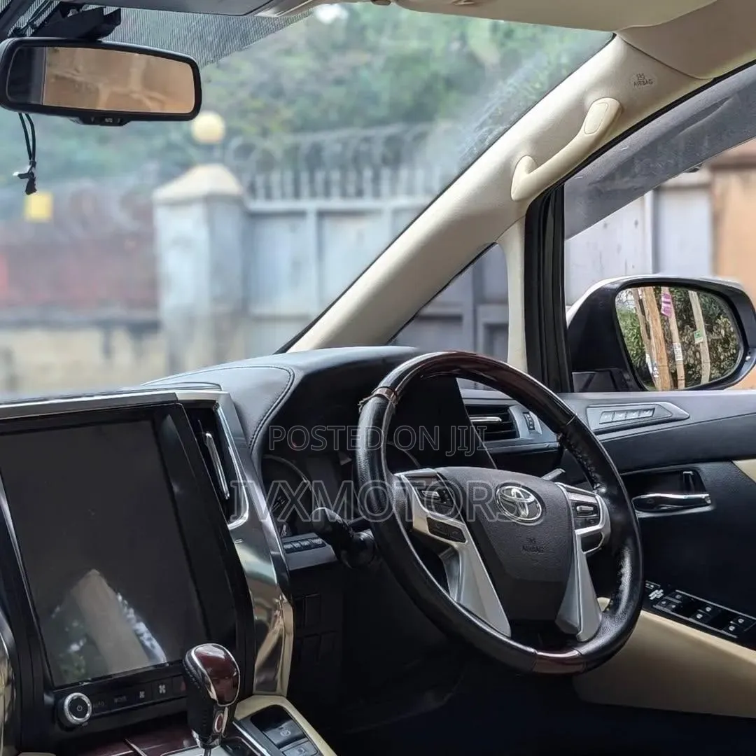 Toyota Alphard 2017 White
