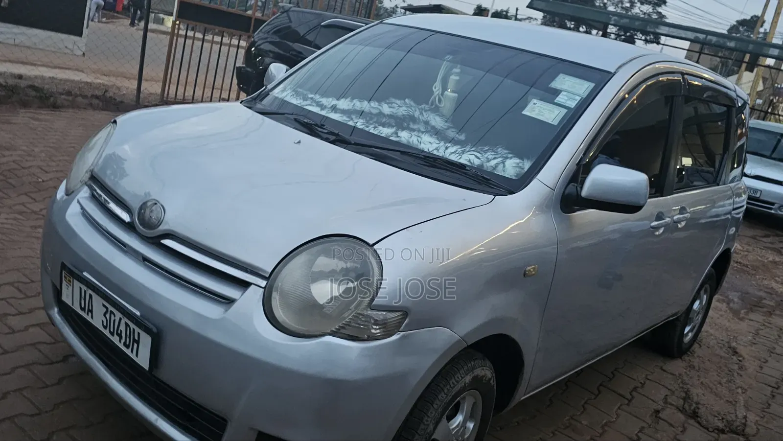 Toyota Sienta 2007 Silver