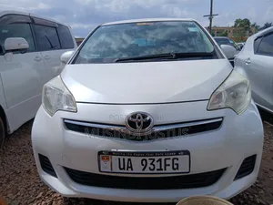 Toyota Ractis 2011 White