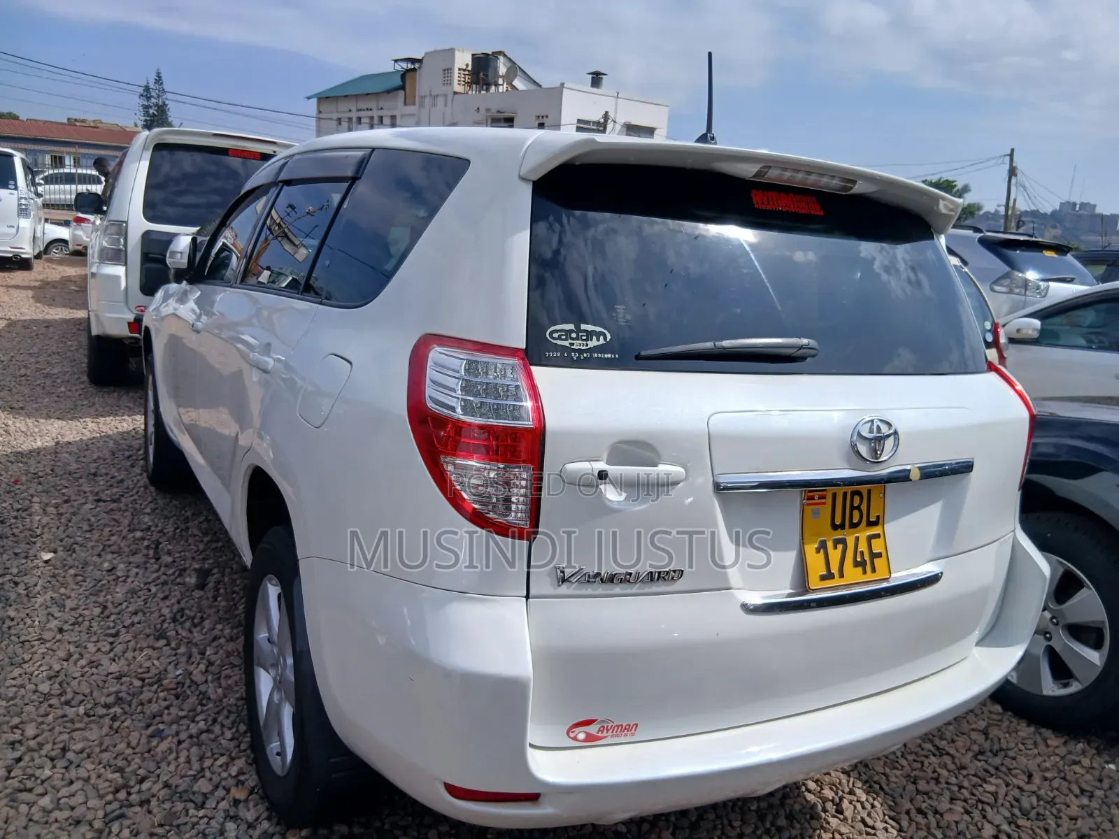 Toyota Vanguard 2011 White