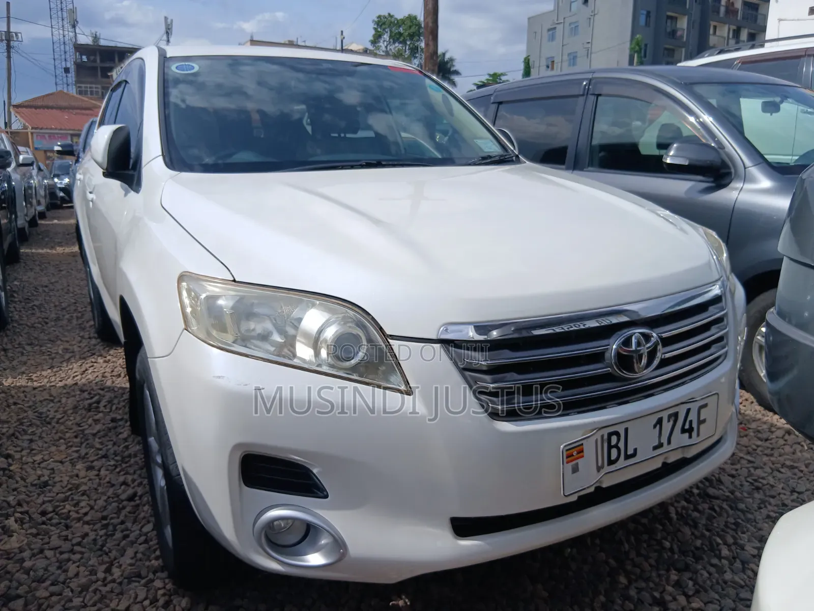 Toyota Vanguard 2011 White