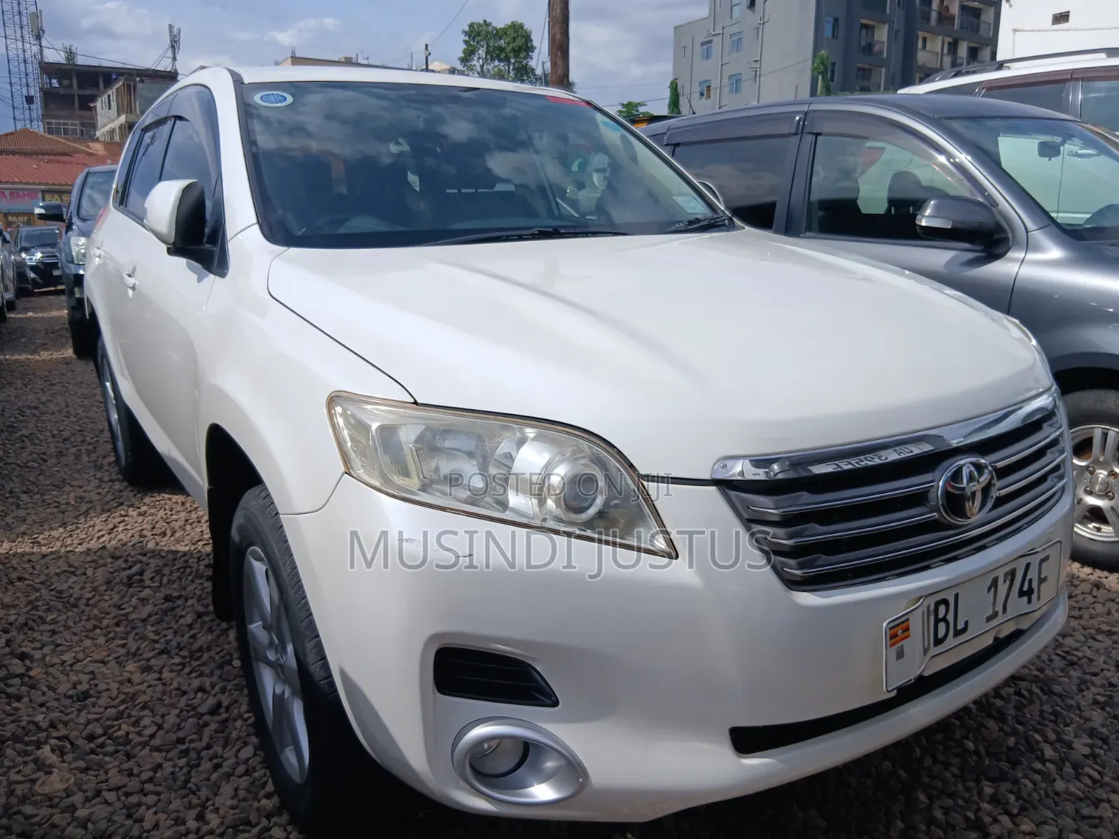 Toyota Vanguard 2011 White