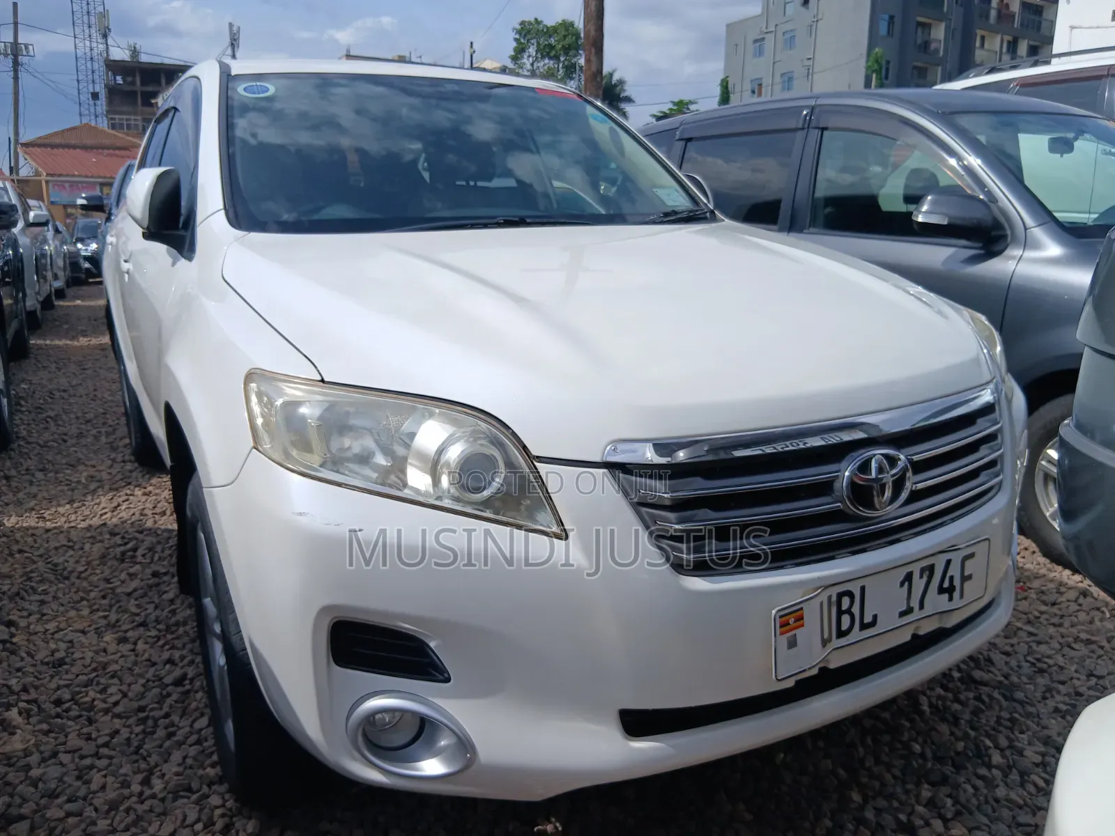 Toyota Vanguard 2011 White
