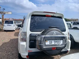 Mitsubishi Pajero 2011 White