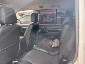 Mitsubishi Pajero 2011 White