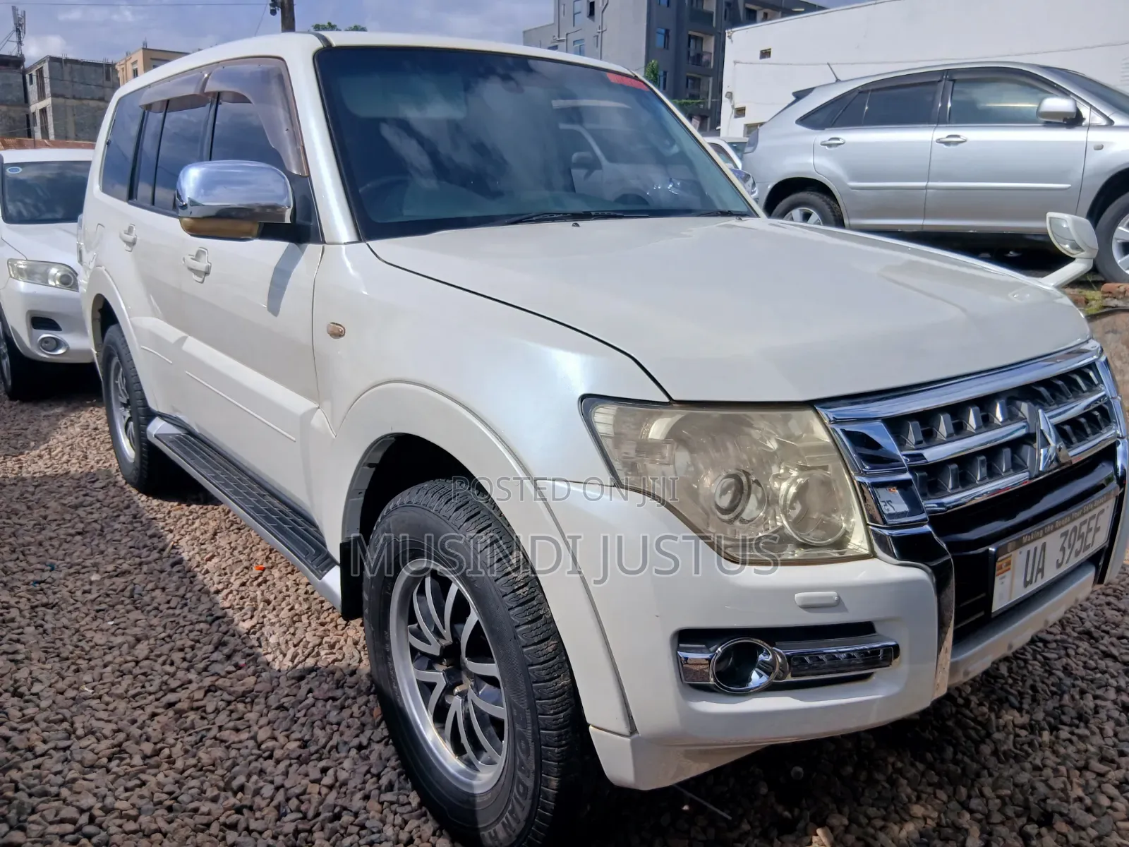 Mitsubishi Pajero 2011 White