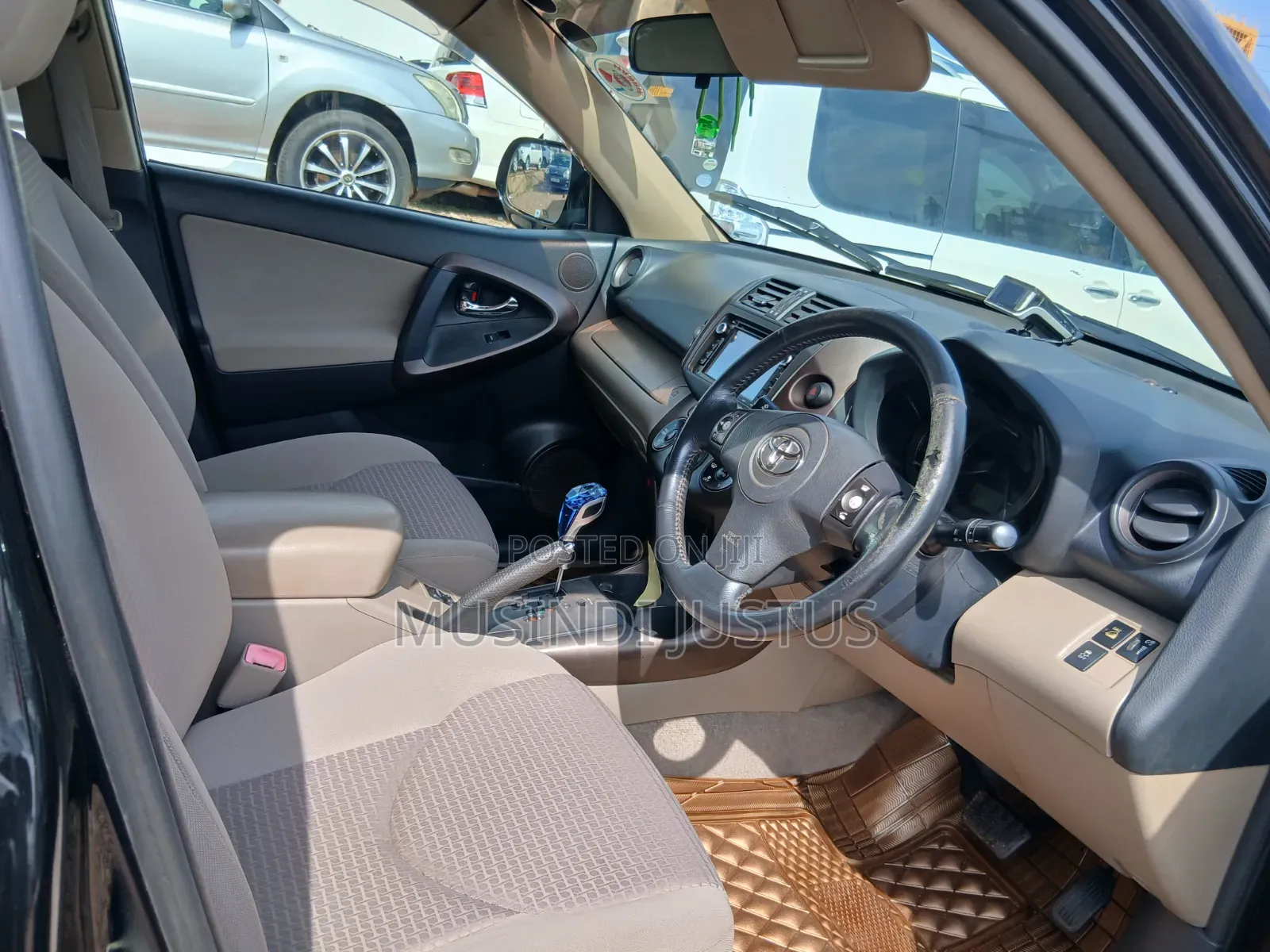 Toyota Vanguard 2011 Black