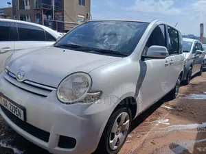 Toyota Sienta 2012 White