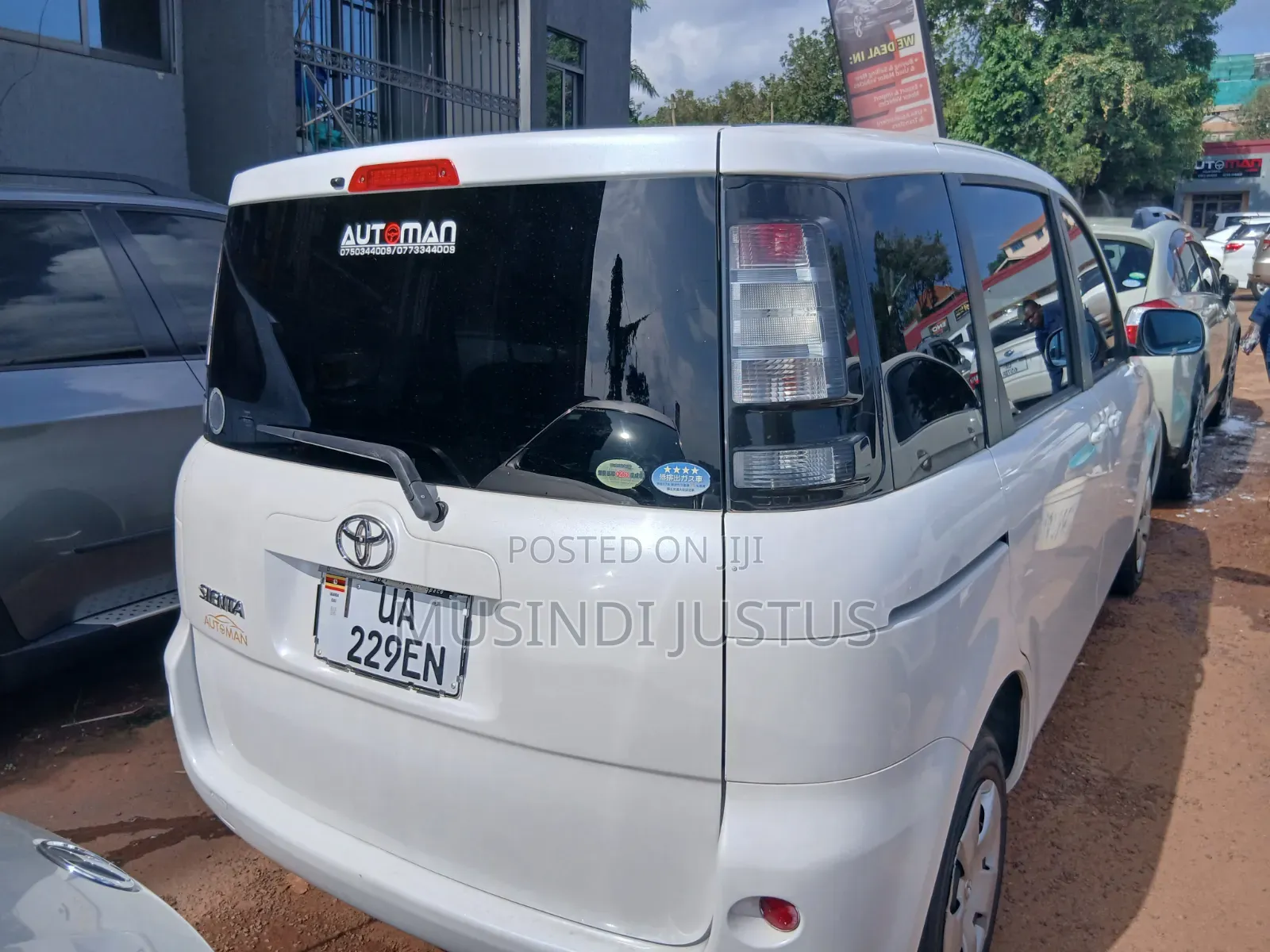 Toyota Sienta 2012 White