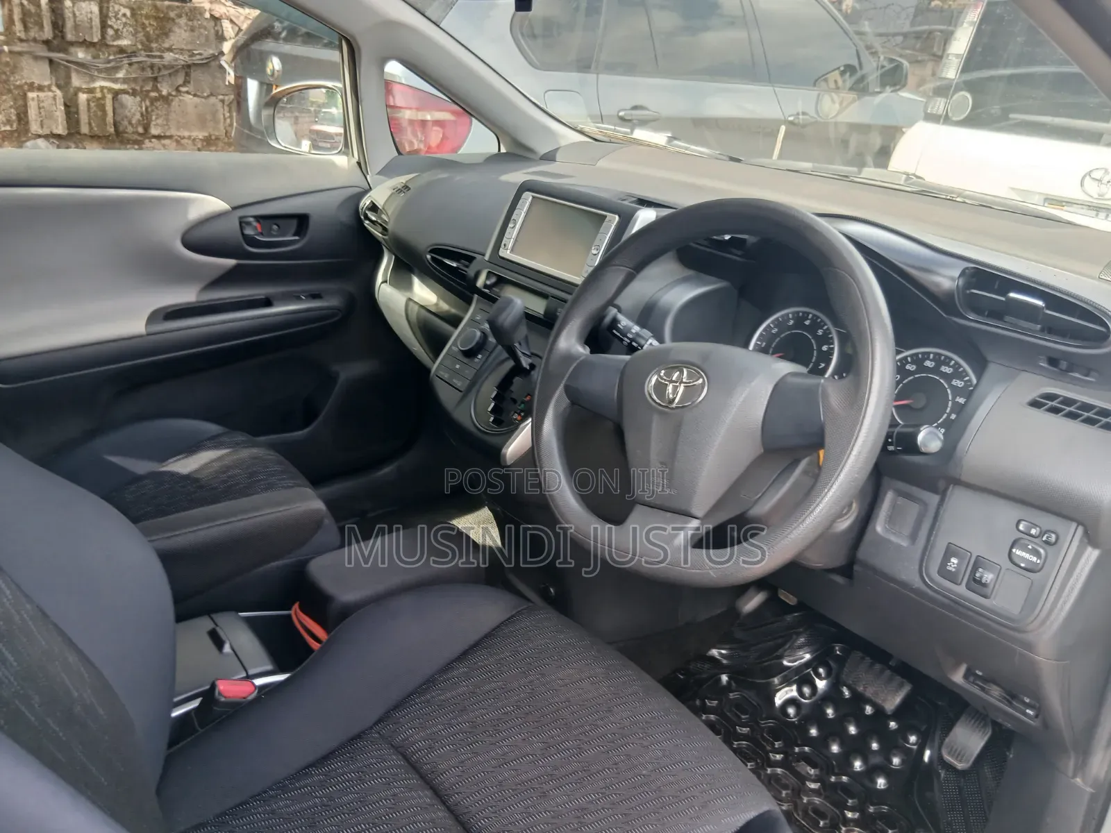 Toyota Wish 2010 Silver