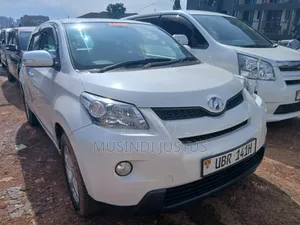 Toyota IST 2009 White