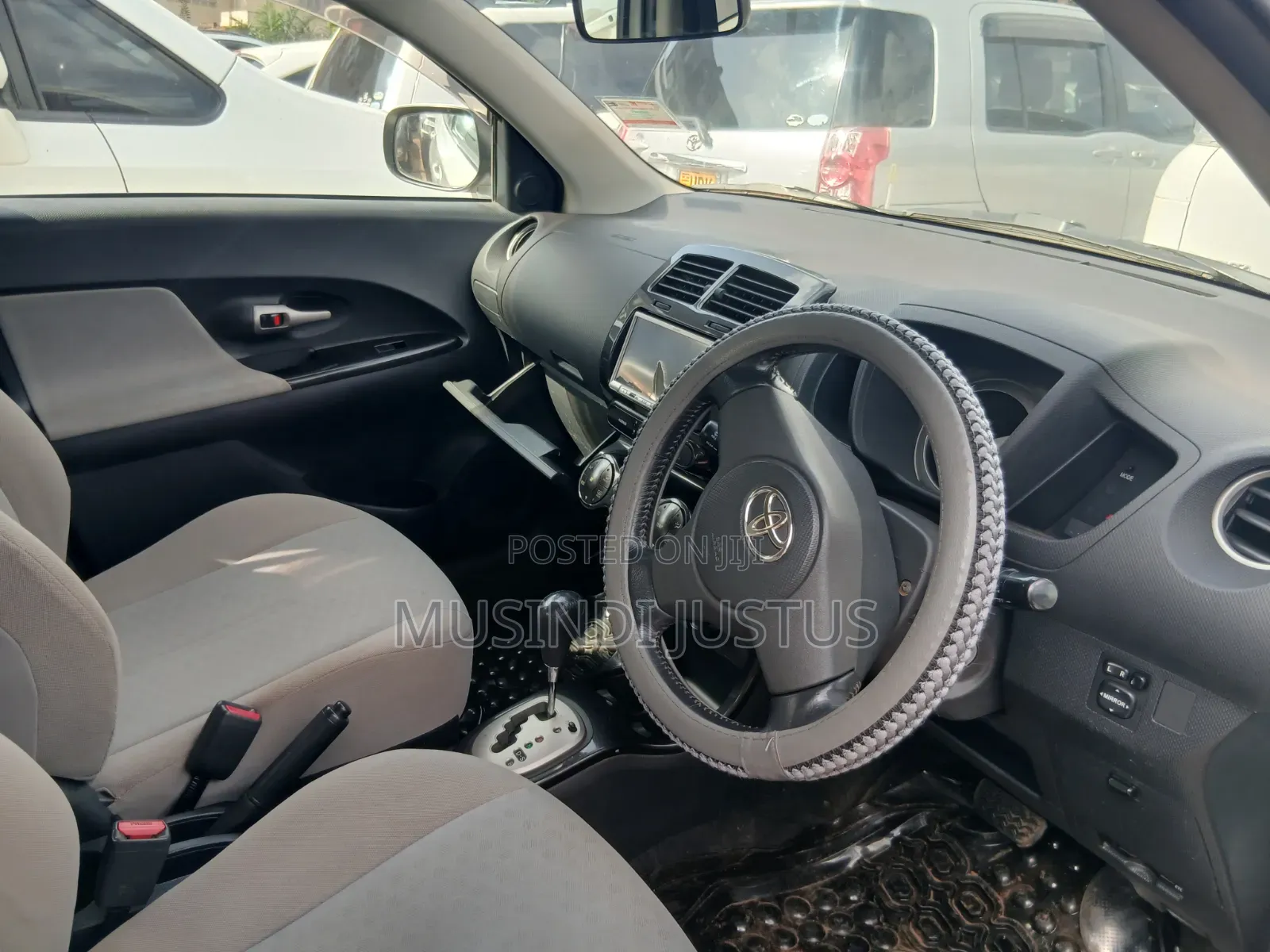 Toyota IST 2009 White
