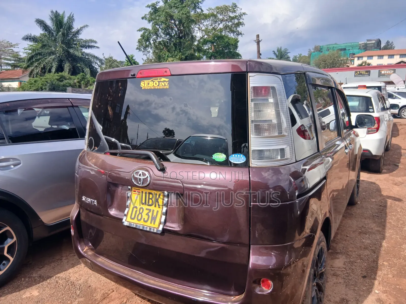 Toyota Sienta 2012 Maroon